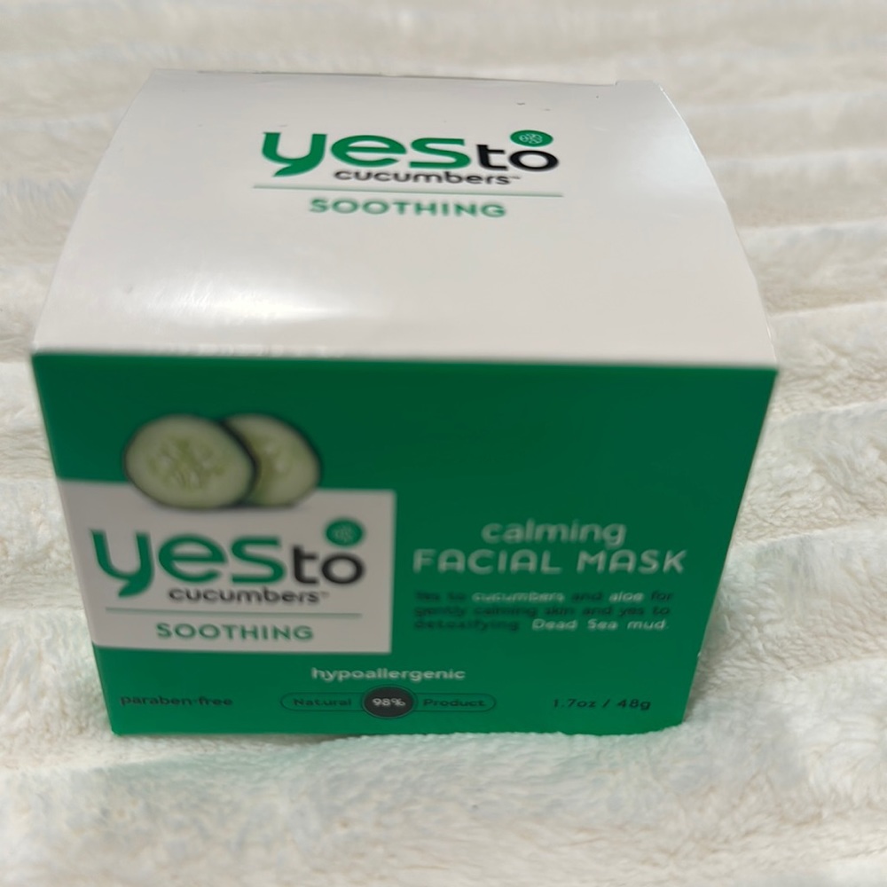 YES TO CUCUMBERS CALMING FACIAL MASK.